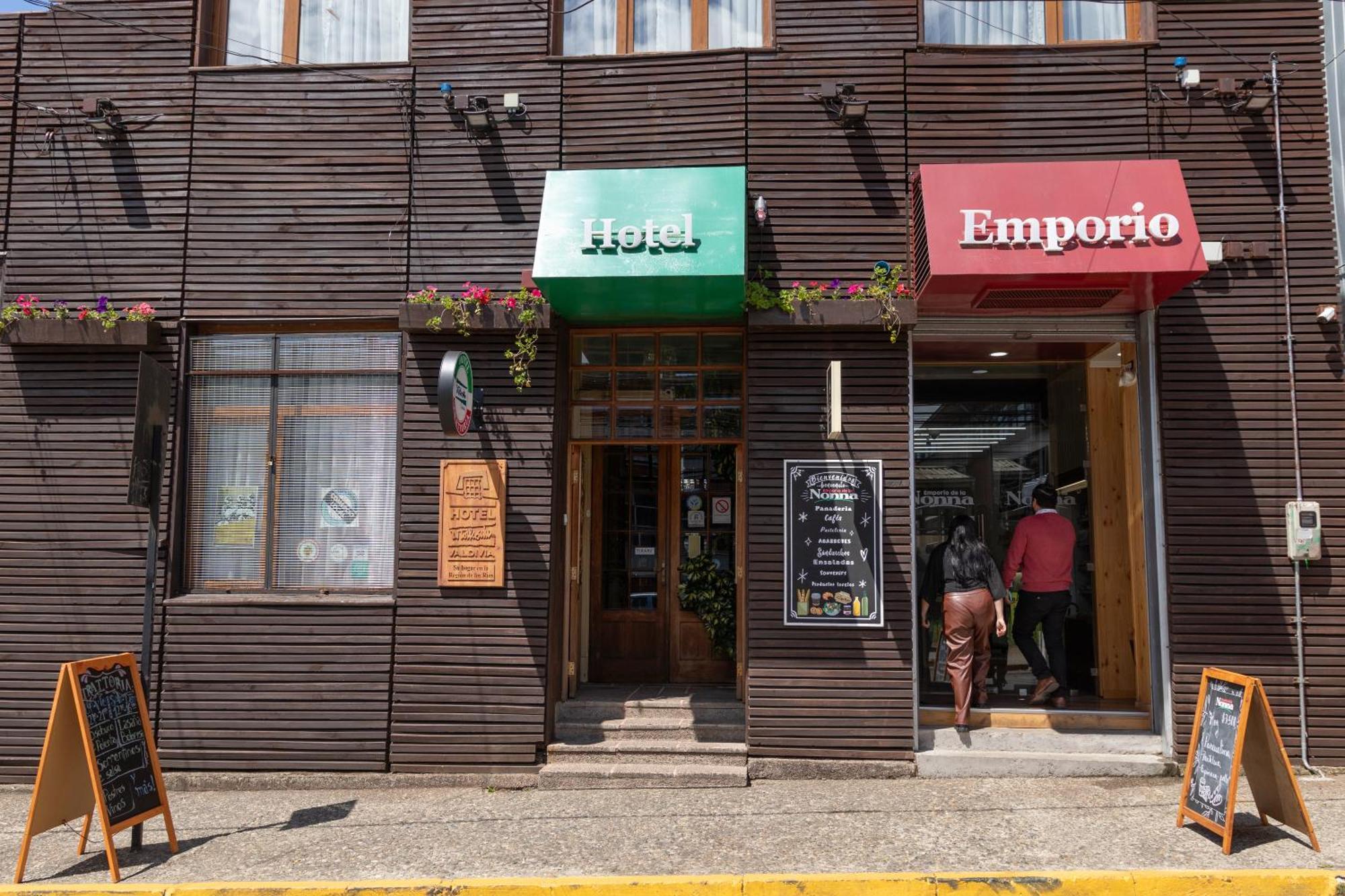 Hotel Di Torlaschi Вальдивия Экстерьер фото